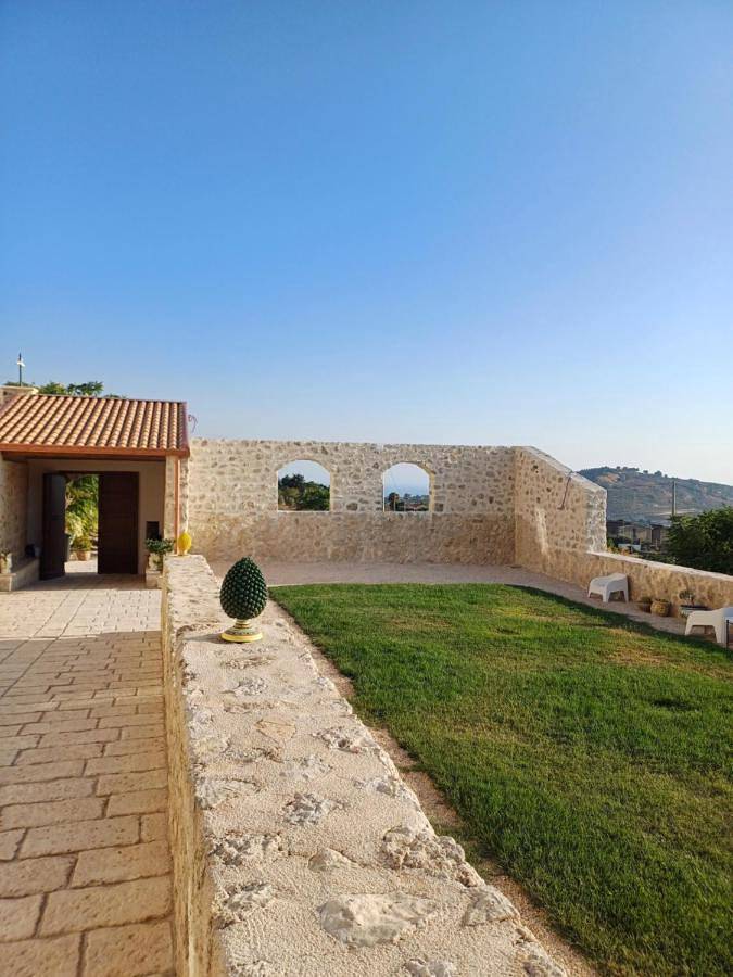 Masseria Torre Saracena in Favara, Provincia di Agrigento