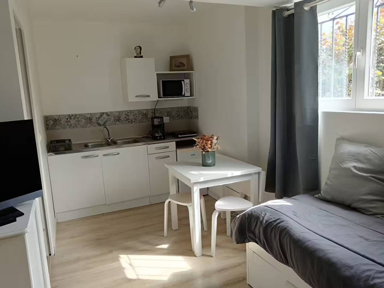 Bed and Breakfast 'Chambre Indépendante, Tout À Pied' mit gemeinsamem Garten und Wlan in Ciboure, Bayonne und Umgebung