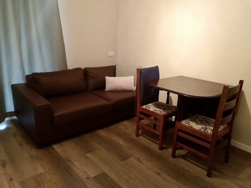 Ganze Wohnung, Great for couples + walk to cellar doors in Cessnock, Hunter Valley