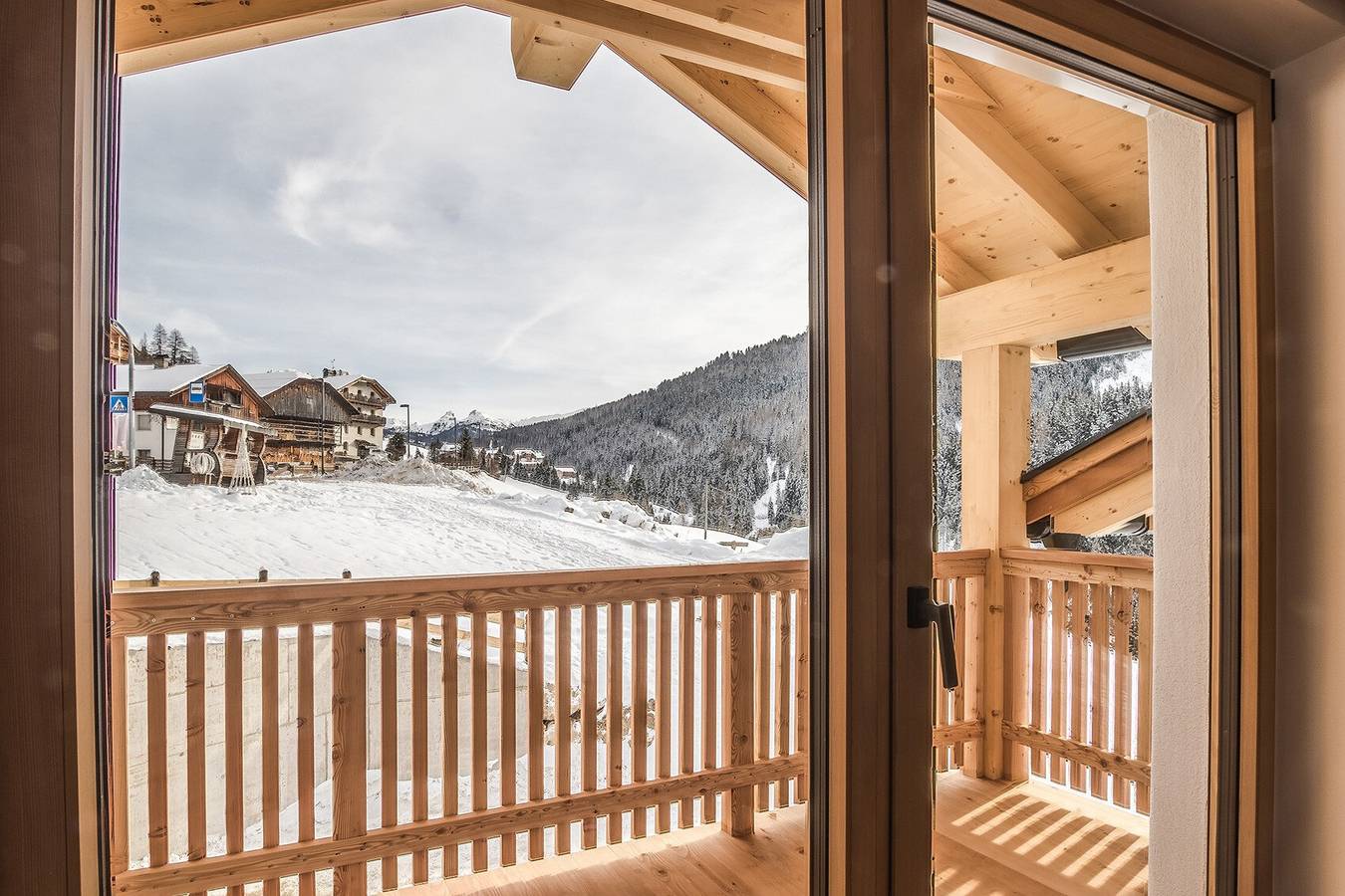 Entire apartment, Holiday Apartment "Biohof Ruances Sas" with Mountain View, Balcony & Wi-Fi in Costadedoi, Badia