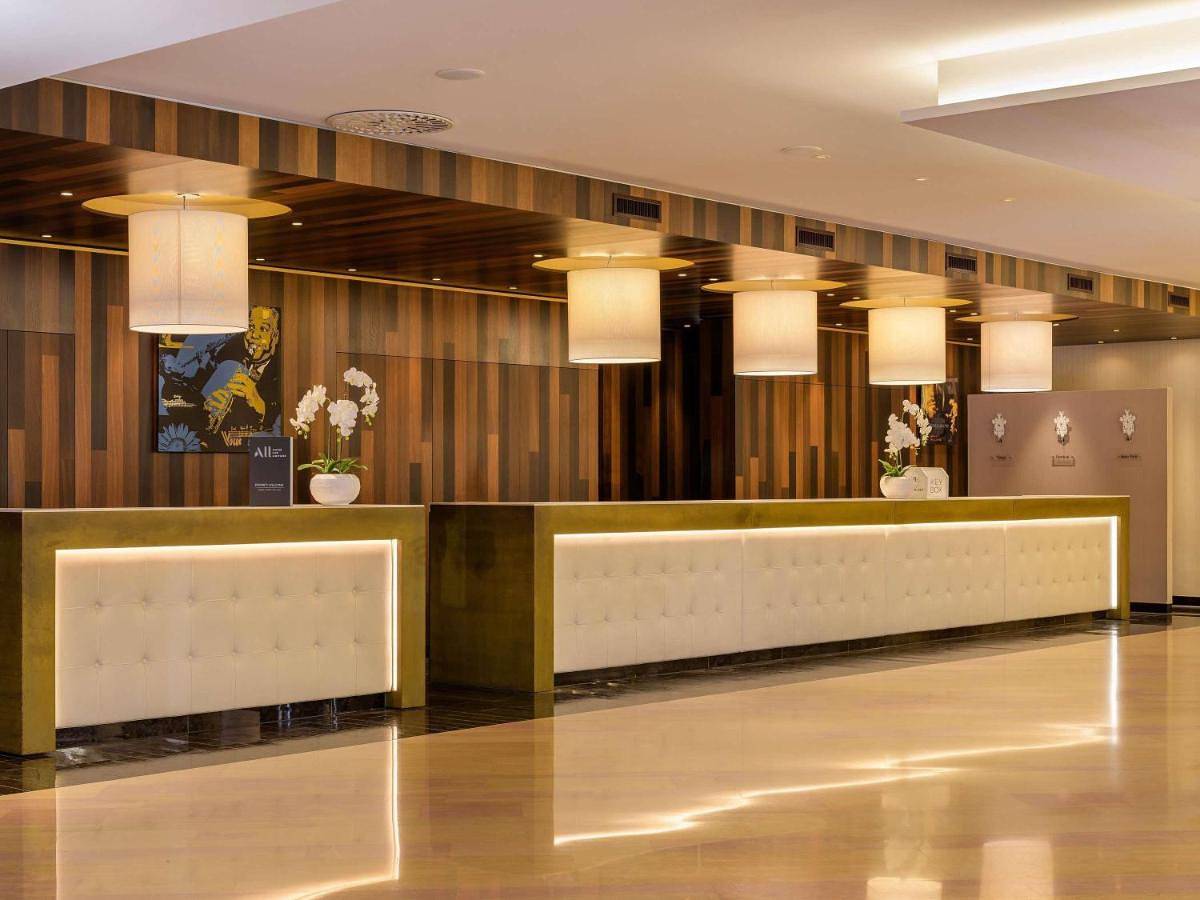 Mövenpick Hotel Geneva in Genève 15 Aéroport, Meyrin