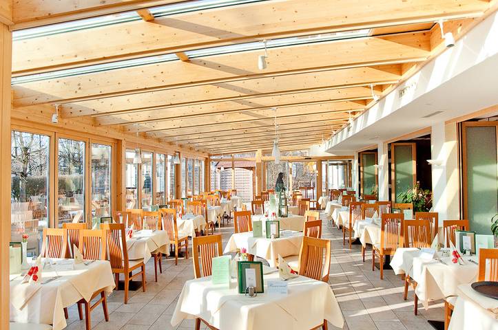 Hotel, mit Balkon und Terrasse sowie Whirlpool und Garten in Bad Aibling - 4