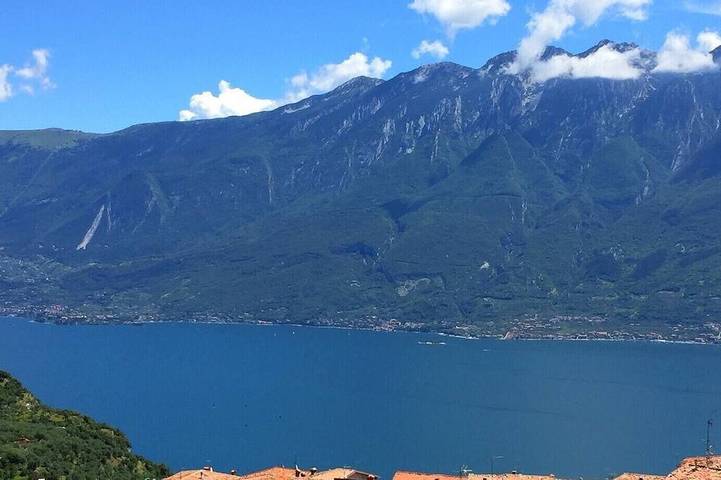 Maison de vacances pour 2 personnes, avec jardin ainsi que terrasse et piscine à Tignale