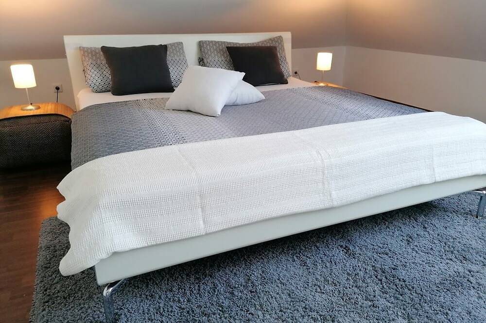 Ganze Wohnung, Schöne, helle Ferienwohnung in unmittelbarer Waldnähe in Bedburg-Hau, Niederrhein