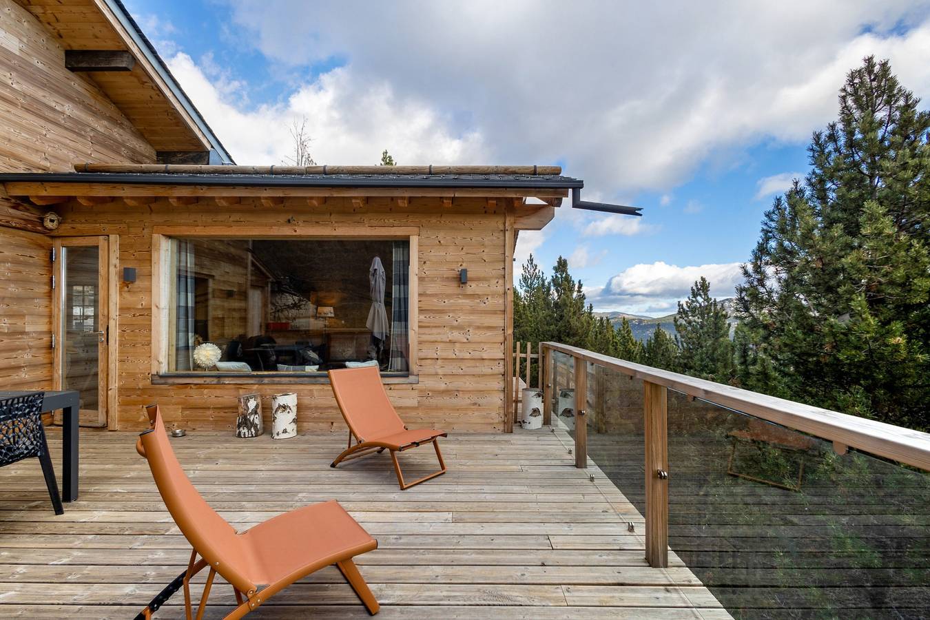 Chalet Sorbiers: 8 Schlafzimmer, herrlicher Seeblick, private Terrasse & Skifahren in 150 m Entfernung in Les Angles, Parc naturel régional des Pyrénées catalanes