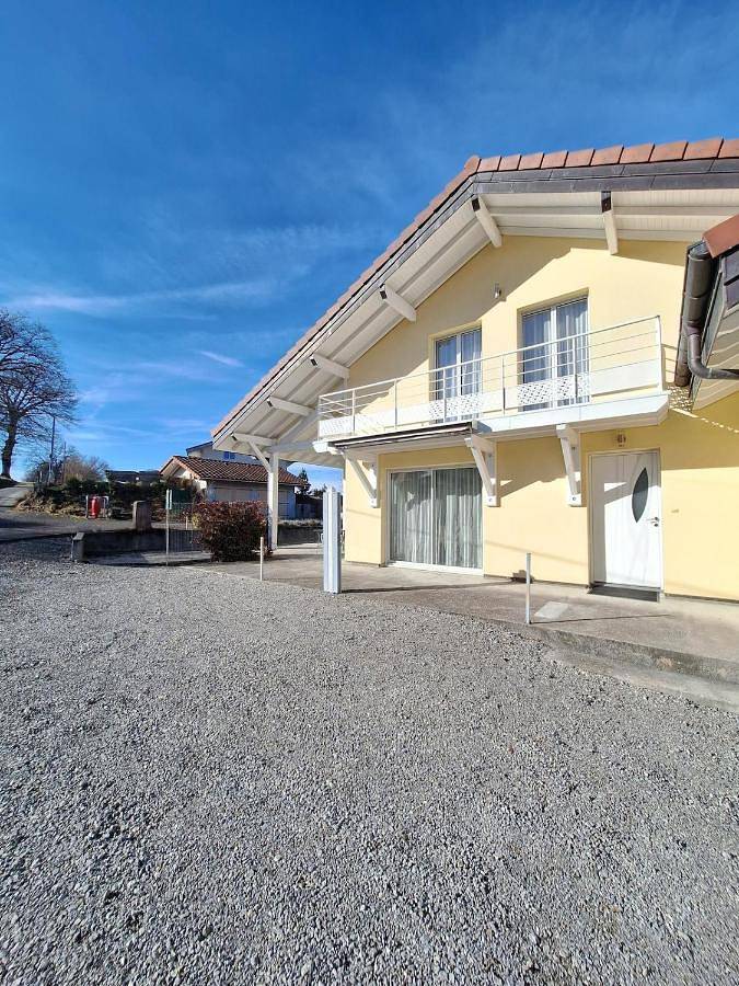 Casa de vacaciones para 6 personas, con vistas además de jardín y vistas al lago - 1