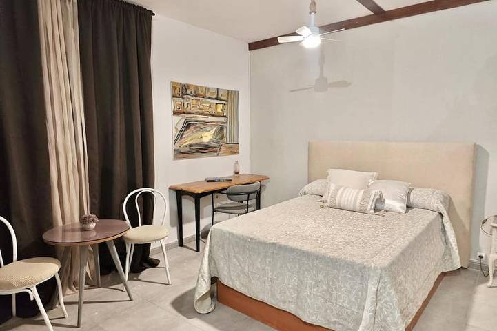 Ganze Wohnung, A Little Corner of Switzerland in Robledo de Chavela, Madrid Province