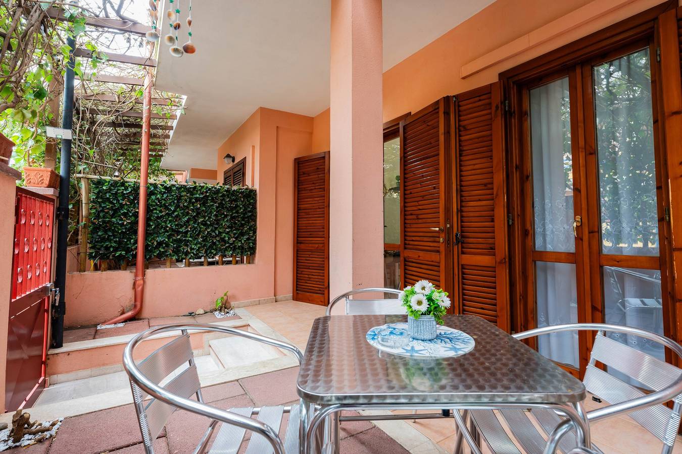 Domus Nostra Holiday Home in Villasimius with Private Terrace, Wi-Fi and Air Conditioning in Crabonaxa/Villasimius, Villasimius