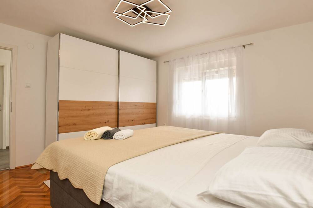 Holiday Home Dino by Villas Guide in Dalmatinisches Zagora