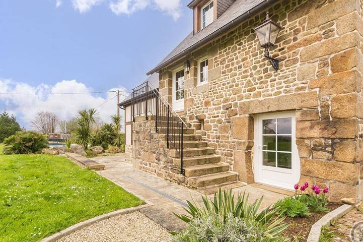 Gîte pour 4 personnes, avec Terrasse ainsi que Jardin et Piscine à Saint-Michel-de-Montjoie