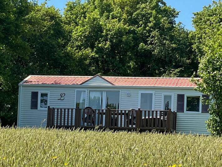 Mobil home pour 6 personnes, avec terrasse à Maulévrier
