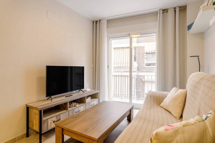 Apartamento entero, Apartamento 'Antina 12 en Santa Pola' con terraza privada, Wi-Fi y aire acondicionado in Santiago Bernabeu, Santa Pola
