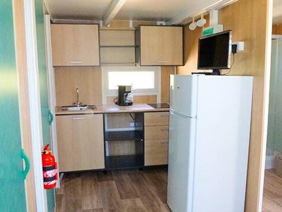 Camping Lou Souleï - Chalet 5 personas - Chalet | Clásico | 2 Dormitorios | 5 Pers | Terraza elevada | Aire acondicionado | Tv in Carry-le-Rouet, Costa mediterránea (Francia)