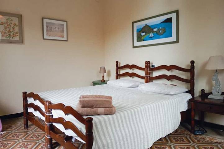 Villa pour 6 personnes, avec balcon et jardin, animaux acceptés à Imperia - 4