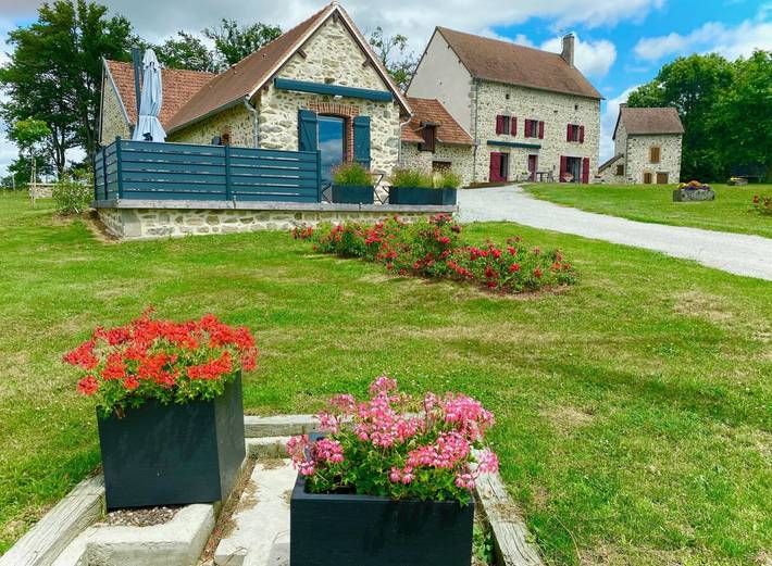 Location de vacances pour 6 personnes, avec terrasse ainsi que jardin et vue sur le lac dans la Creuse - 4