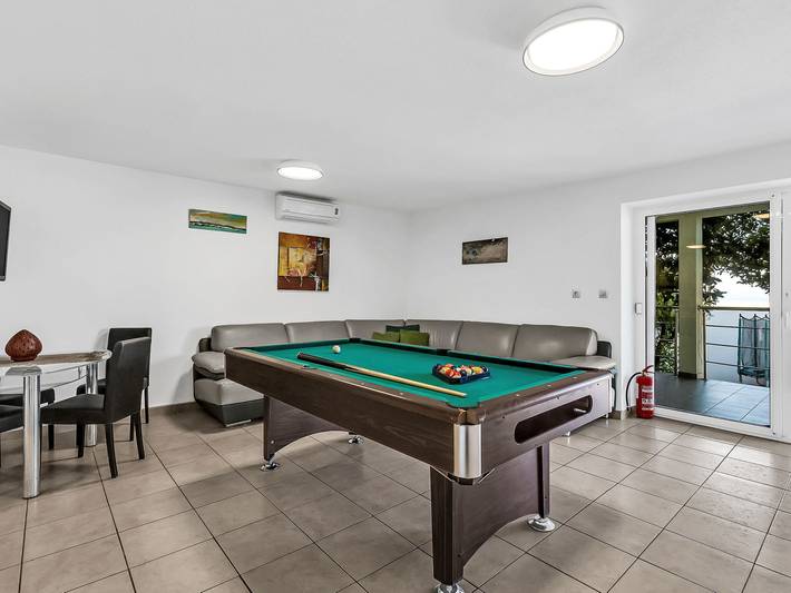 Ozzi mit privatem Pool in Makarska, Makarska riviera