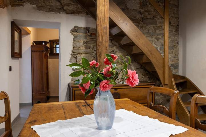 Ferienwohnung für 4 Personen, mit Terrasse und Whirlpool am Ortasee