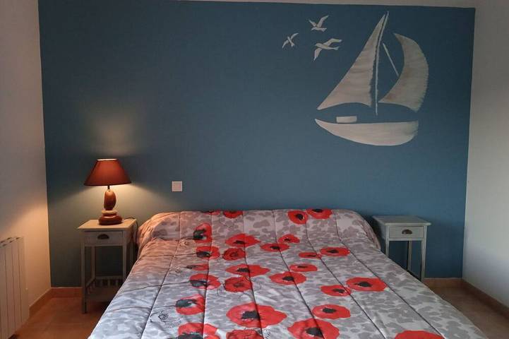 Gîte pour 4 personnes, avec jardin à Vairé - 2