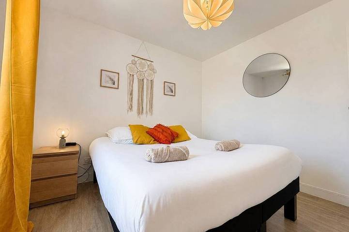 Apartamento entero, L'atelier Chic - Balcony, Netflix, parking, 2-room apartment in Lanester, Côte des Mégalithes