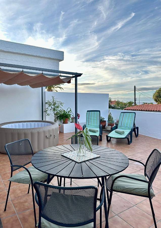 Apartamento para 4 personas, con vistas y terraza en Playa de los Roques