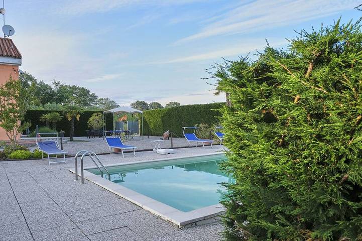 Ferienhaus für 7 Personen, mit Sauna und Pool sowie Garten