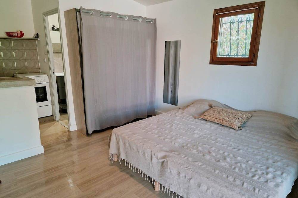 Appartamento intero, Studio for 2 persons in Poggio-Mezzana, Corte e dintorni