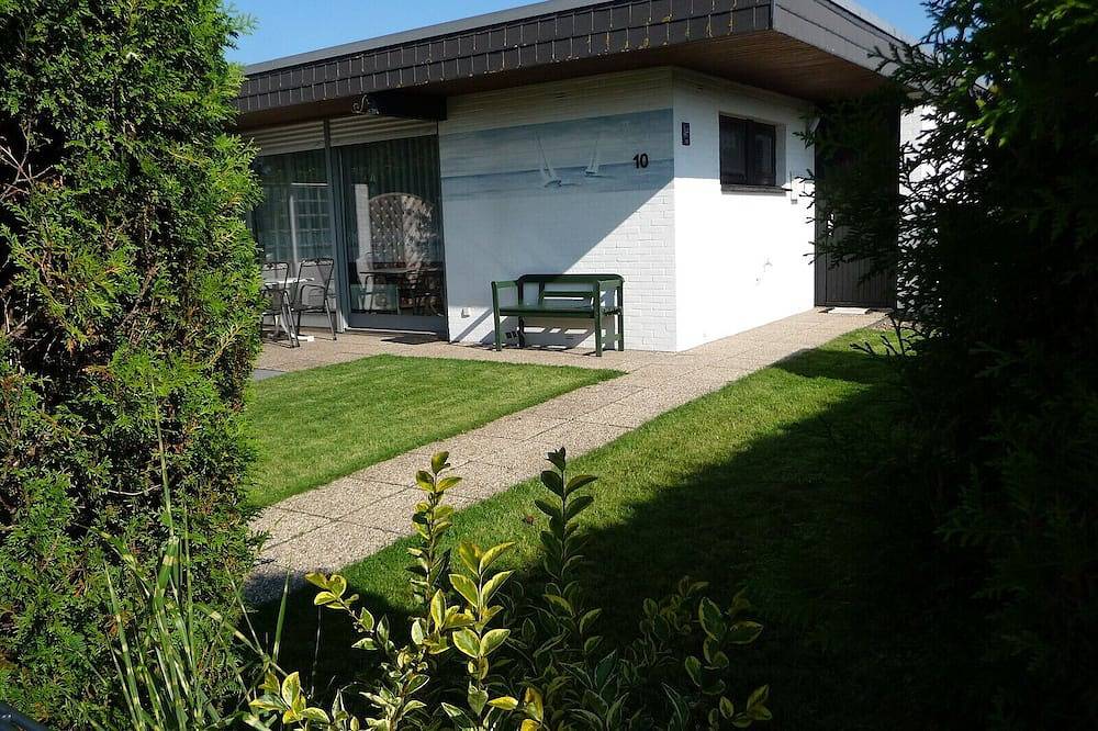 Vacation home for max. 4 guests directly behind the dike in Tossens, Butjadingen