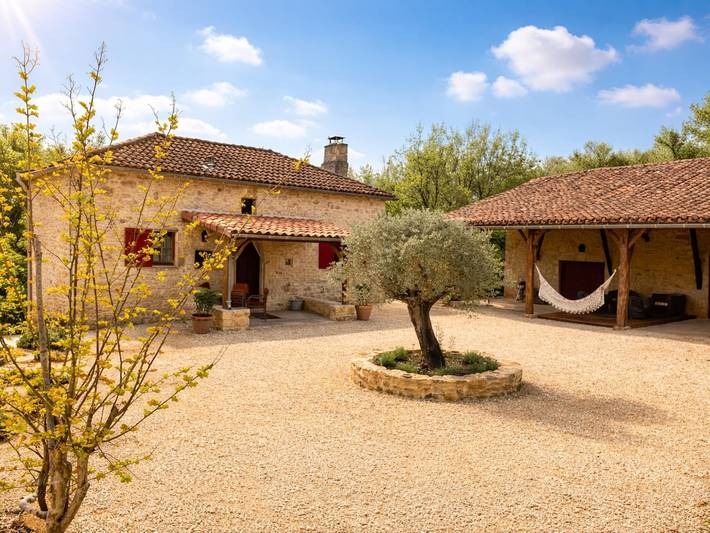 Ferienhaus für 4 Personen, mit Whirlpool und Terrasse sowie Garten