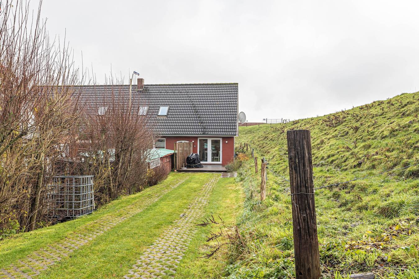 Ganze Wohnung, Ferienwohnung Deich" mit privatem Garten und Wi-Fi in Neufeld, Nordseeküste