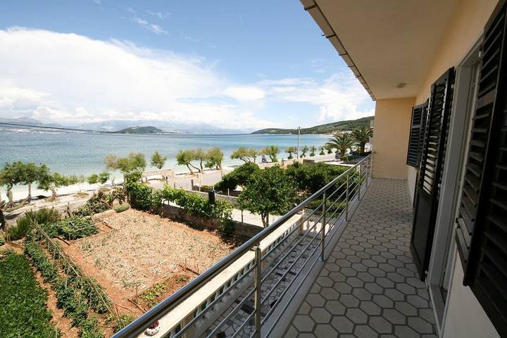 Vakantiewoning voor 11 personen, met Balkon/Terras en Tuin op Čiovo