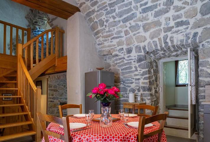 Location de vacances pour 5 personnes, avec jardin, animaux acceptés à Saint-Pierre-des-Tripiers - 4