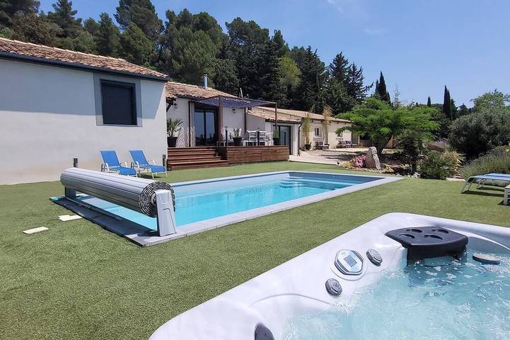 Villa for 8 people, with pool and hot tub, with pets - 1