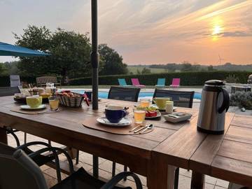 Cottage pour 2 personnes, avec vue ainsi que piscine et terrasse à Surin (Thaïlande)