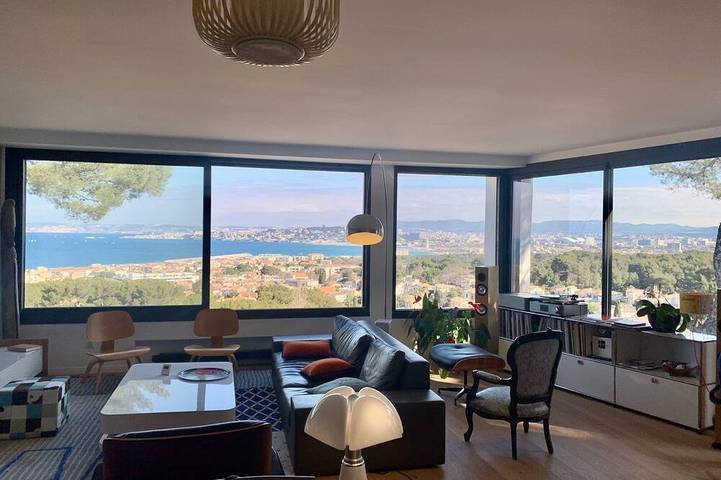 Location de vacances pour 8 personnes, avec Balcon et Jardin dans La Pointe-Rouge