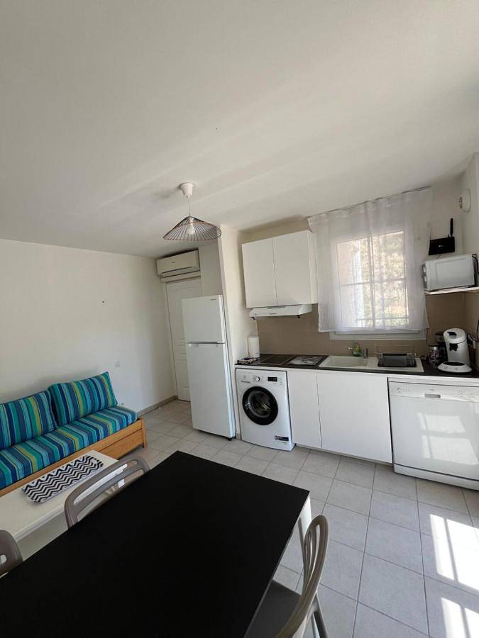 Appartement entier, One-Bedroom Apartment in Cabriès, Côte méditerranéenne (France)