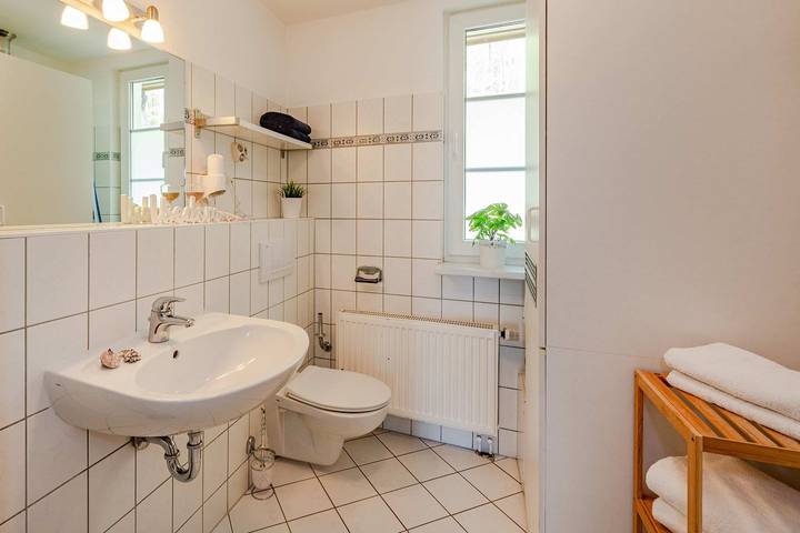 Appartement entier, Gemütliche Ferienwohnung in Korswandt mit Garten & Terrasse –  hundefreundlich in Gothensee, Korswandt