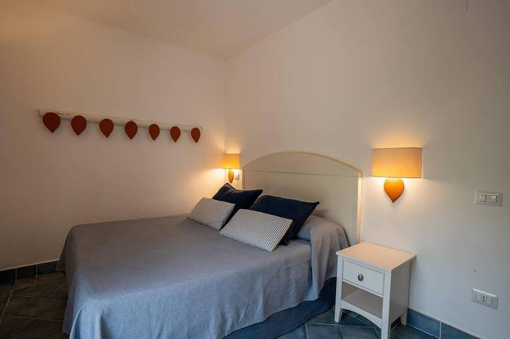 Apartamento entero, Mirto   Apartment located inside the Residence le Ruve Bianche with swimming pool and private beach in Vibonati, Cilento Coast