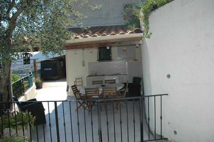 Gîte pour 4 personnes, avec jardin ainsi que vue et piscine à Castagniers - 4