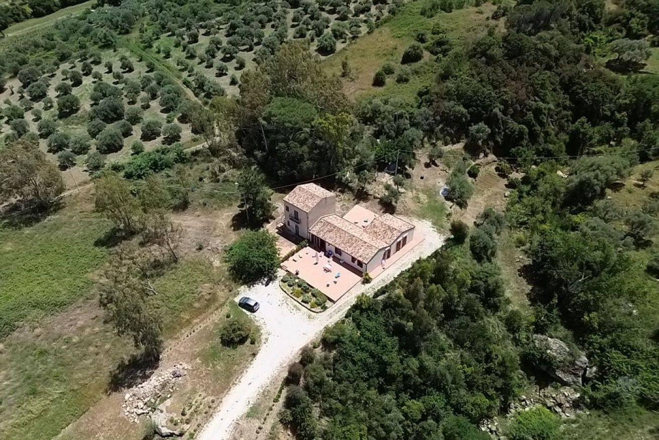 Apartamento inteiro, Villa Bruca – Sea View & Walking Access to the Beach in Marina di Caronia, Caronia