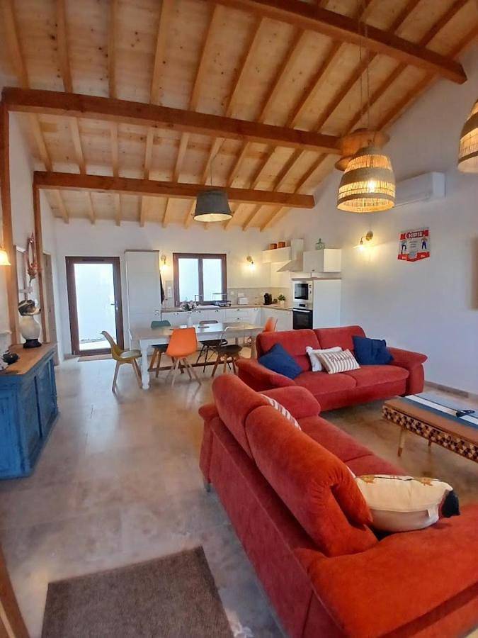 Location de vacances pour 6 personnes, avec jardin et jacuzzi ainsi que piscine et terrasse à Pennautier - 4