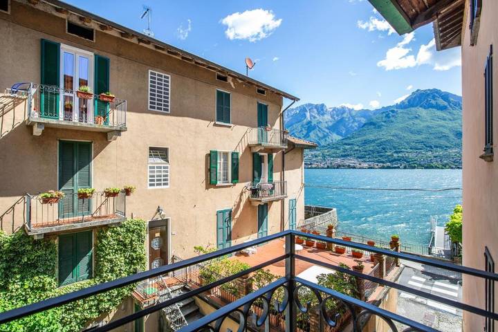 Ferienwohnung für 3 Personen, mit Balkon und Seeblick sowie Ausblick