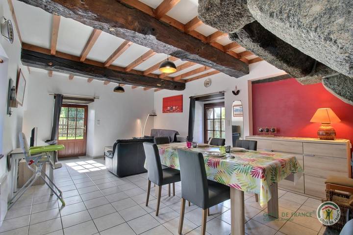 Gîte pour 3 personnes, avec Terrasse et Jardin à Tréduder