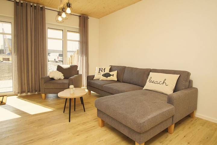 Strandhaus für 8 Personen, mit Sauna und Ausblick sowie Garten, mit Haustier in Lobbe