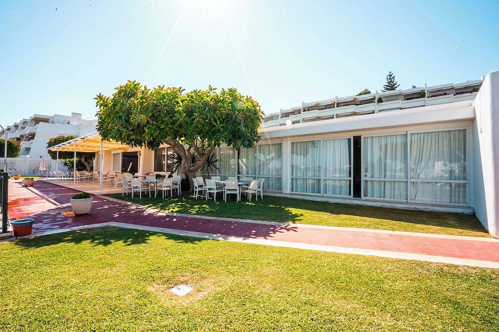 Entire apartment, Estudio encantador a pie de playa -Marbella in San Pedro Alcantara, Marbella
