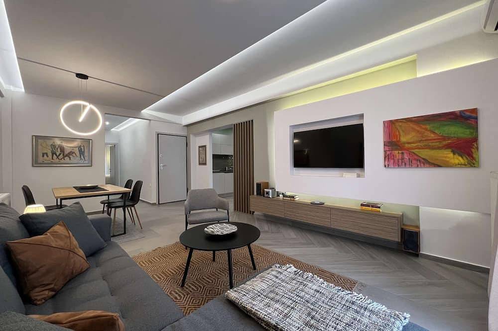 Entire apartment, Amazonia: Stylish artistic apartment in Thessaloniki region