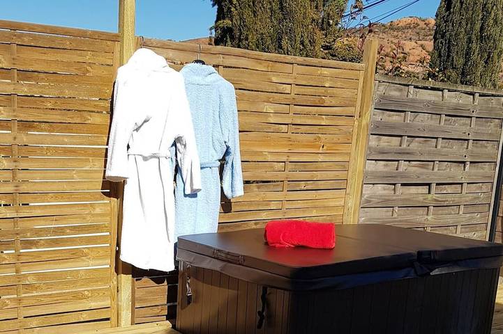 Gîte pour 8 personnes, avec jacuzzi et terrasse à Les Pennes-Mirabeau - 3