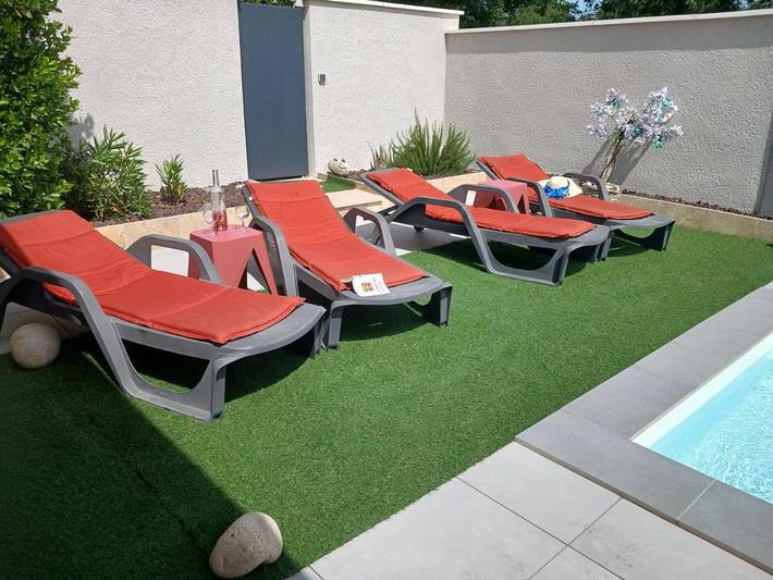 Location de vacances pour 4 personnes, avec jardin ainsi que vue et piscine, animaux acceptés à Lussas - 2