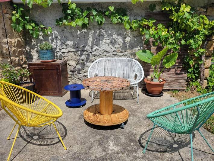 Gîte pour 3 personnes, avec terrasse et jardin, animaux acceptés à Paslières