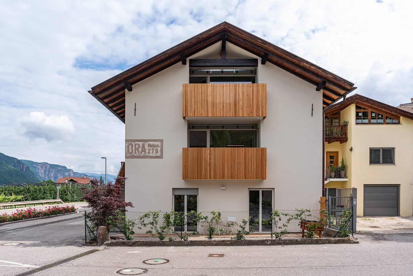Ganze Wohnung, Ferienwohnung '1' mit Bergblick, Wlan und Klimaanlage in Auer, Südtirol