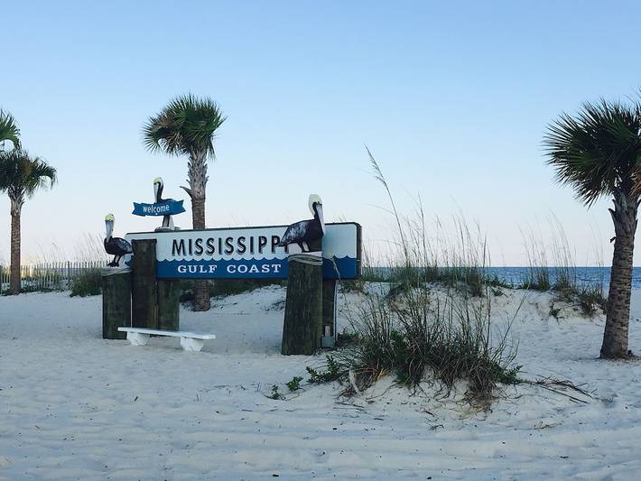 Vacation rental for 8 people, with balcony and pool as well as yard in Gulfport